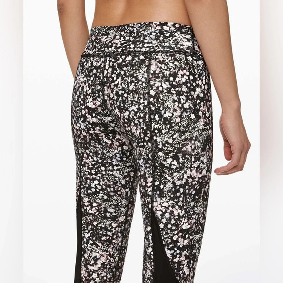 Lululemon Wunder Under Crop II Roll Down Scallop Luxtreme in Floral Spritz Multi - Picture 7 of 15